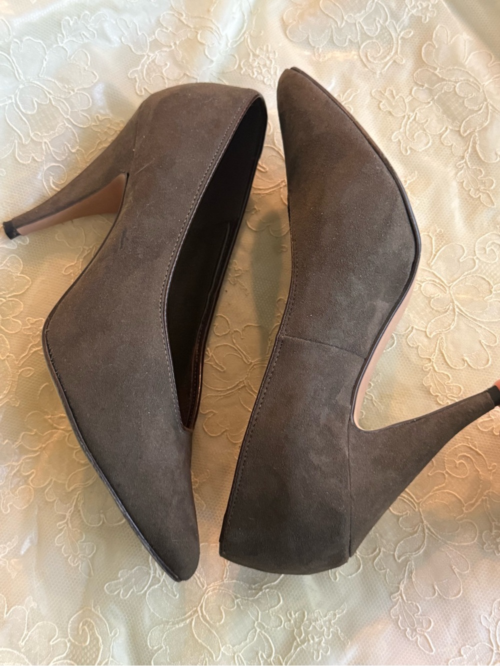 Suede Pumps 8 Deep Taupe with Pointed Toe Rush Hour Vintage 1990s